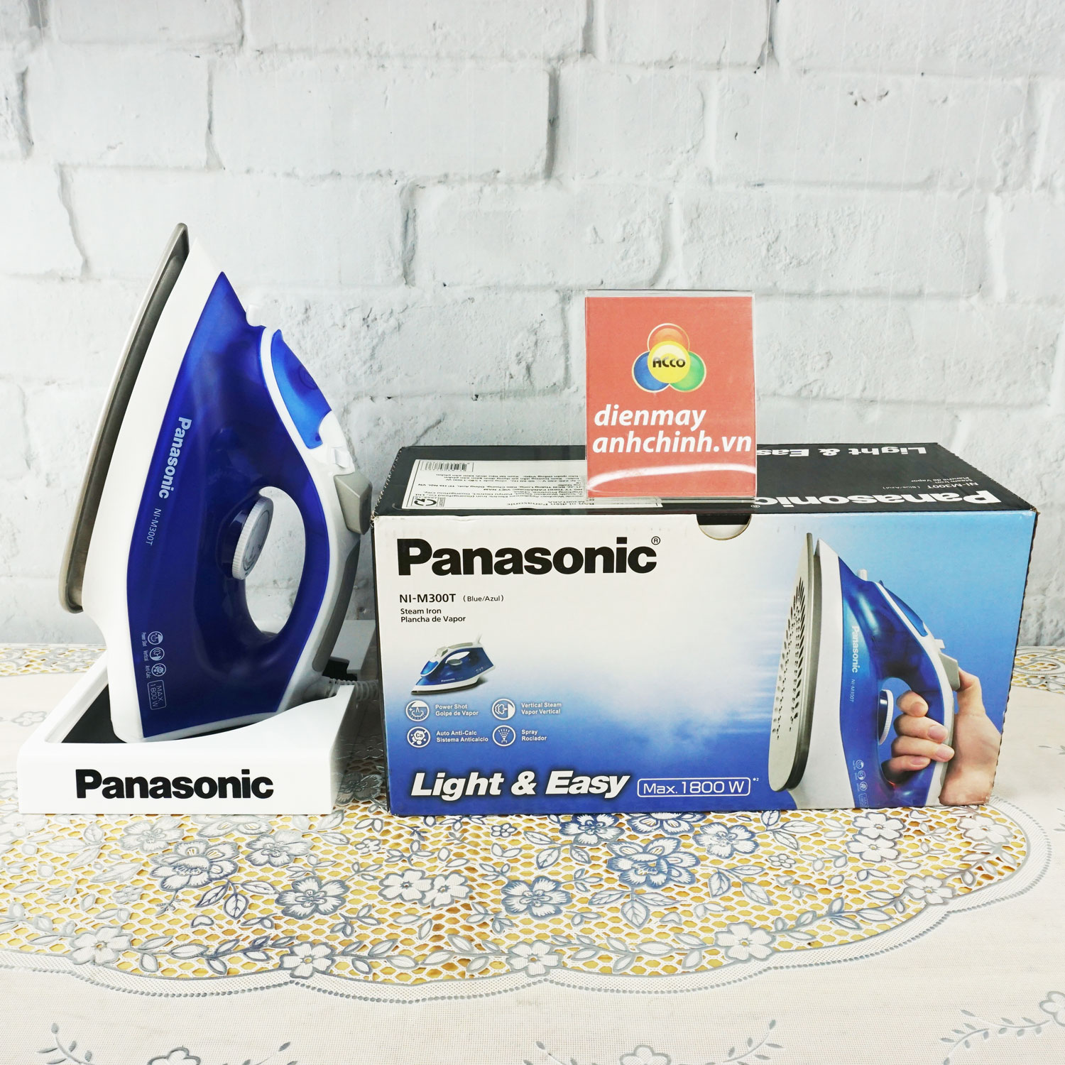 Bàn là hơi nước Panasonic NI-M300TARA công suất 1800W