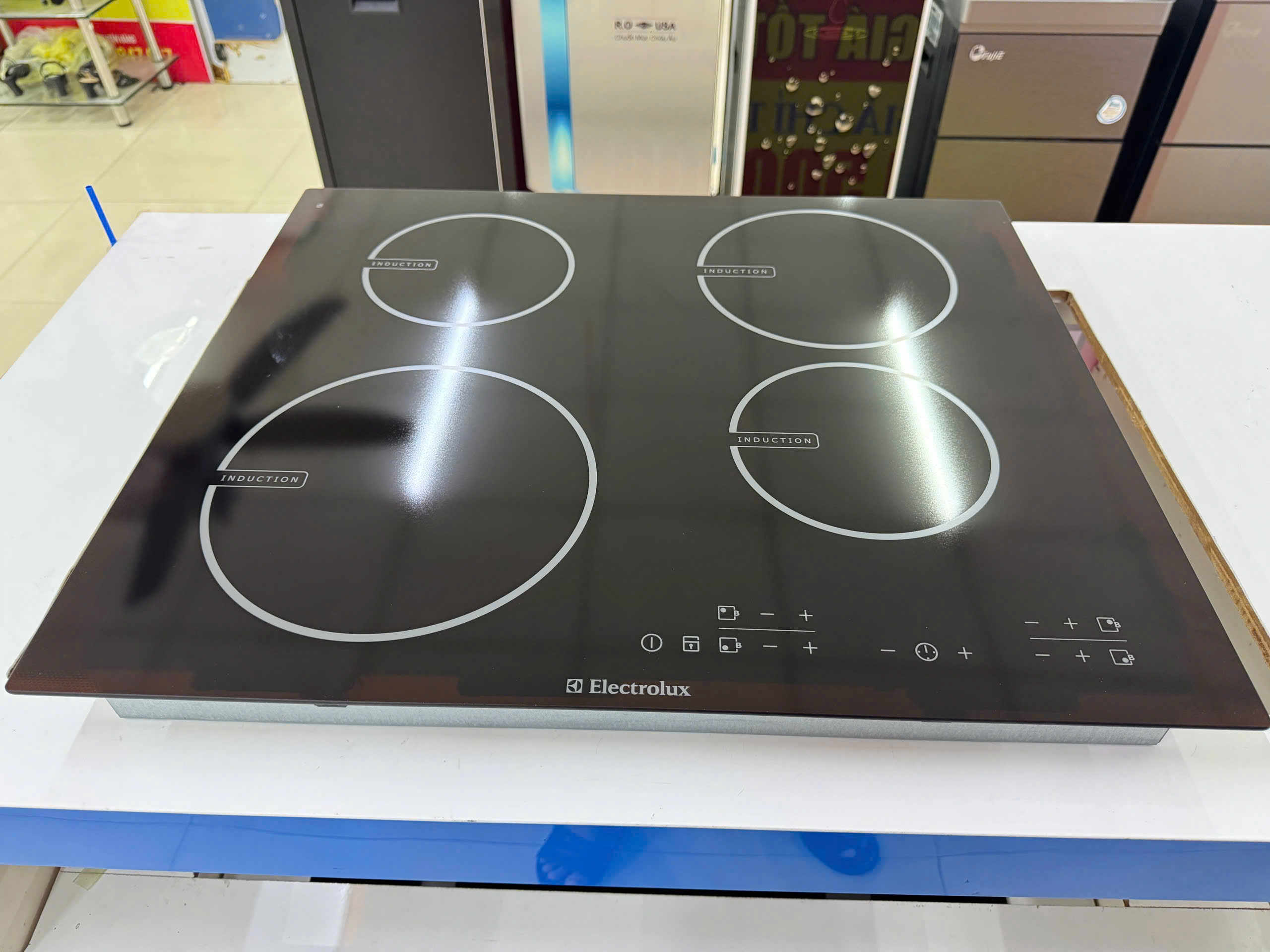 Bếp điện từ âm Electrolux EHED63CS
