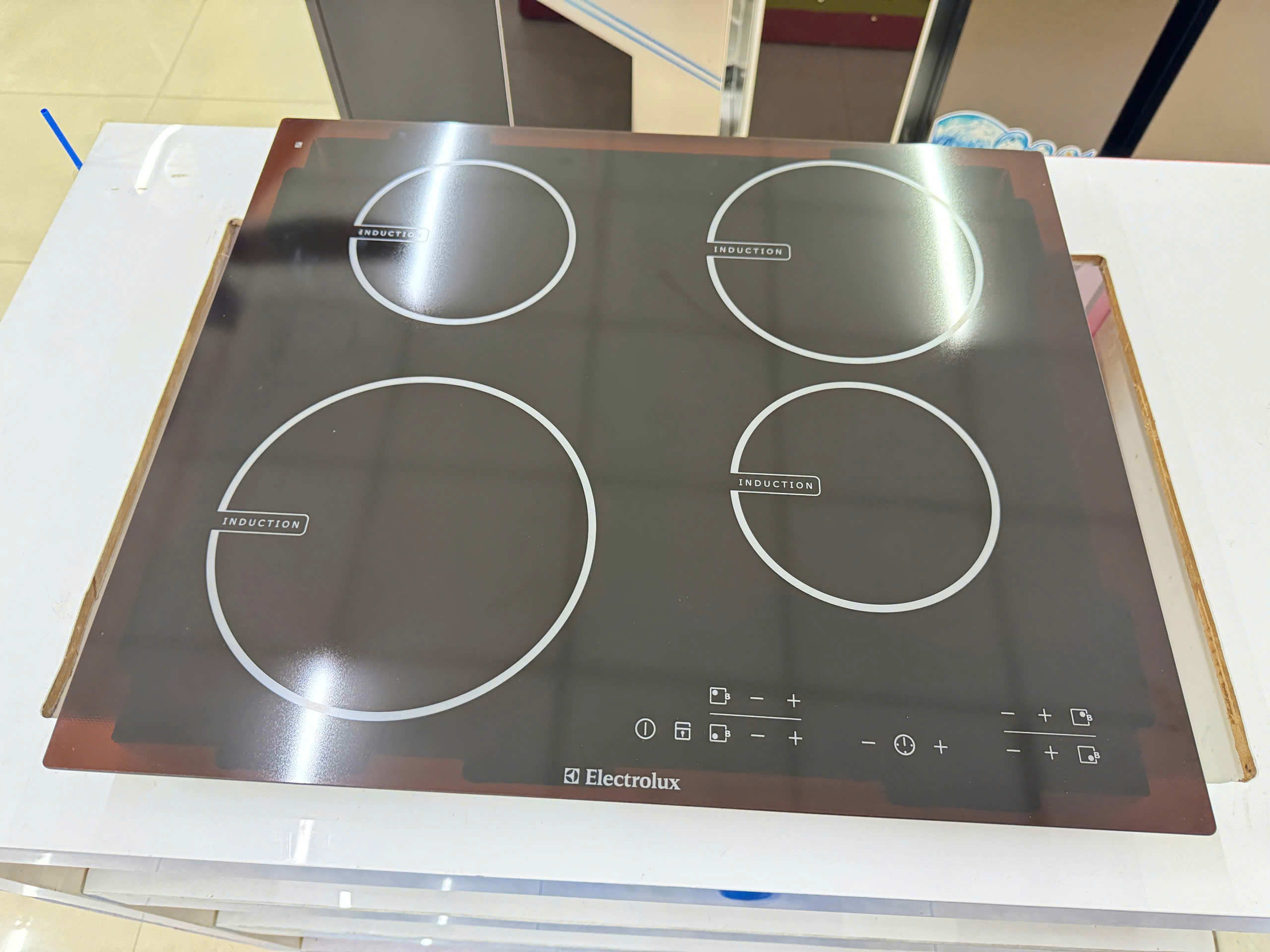 Bếp điện từ âm Electrolux EHED63CS