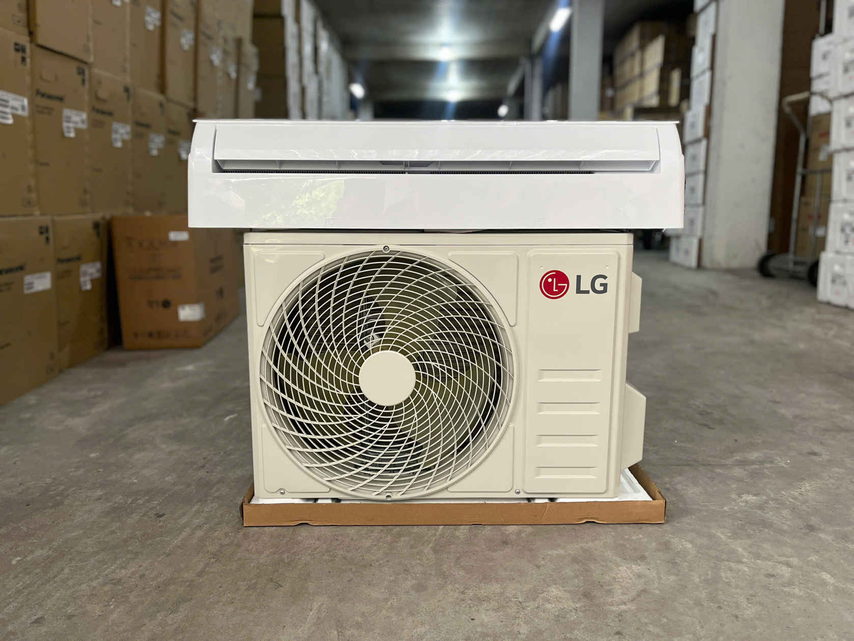 Điều hòa LG IFC18M1 18000 BTU 1 chiều inverter